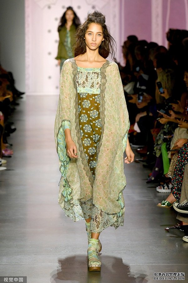 2020ŦԼʱװ Anna Sui 㣨ͼƬԴ Ӿй